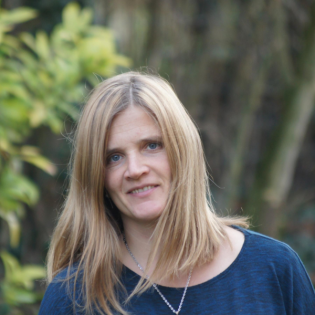 Die Generation 50+ im Sog der Filterblasen: Pädagogin und Autorin Sarah Pohl