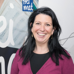 Blütenzauber und Musik im Mai mit Astrid Süßmuth