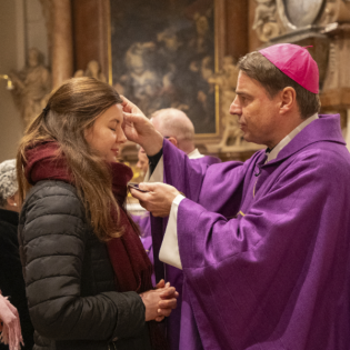 Mehr Jesus und weniger Ego - Predigt am Aschermittwoch von Bischof Stefan Oster