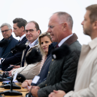 Migrationspolitik auf der Zugspitze - Abschottung oder offene Grenzen?