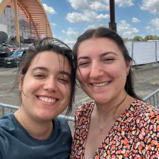 Ganz nah am Papst: Franziska Mayer und Veronika Wecker beim Weltjugendtreffen in Rom