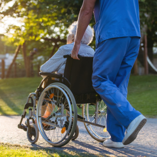 Pflegeversicherung - Zwischen Milliardendefizit und Reformstau