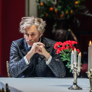 "Sternzeit"-Sprecher - Kometenentdeckung am Zürcher Schauspielhaus