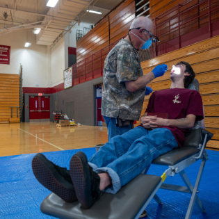 US-Gesundheitssystem - Kürzungen treffen auch Trump-Wähler