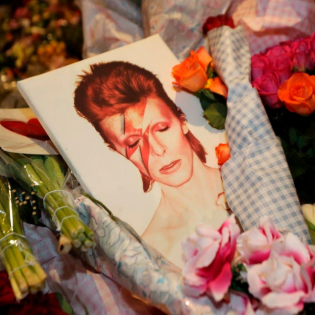 6. Adventstürchen: David Bowie - der ewige Starman