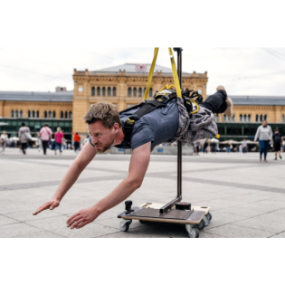 #120 Simon Pfeffel über Balance im Raum und Schieflage im System