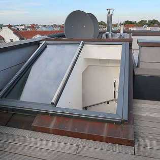 Schadensfall: Dachausstieg nicht ausreichend gesichert