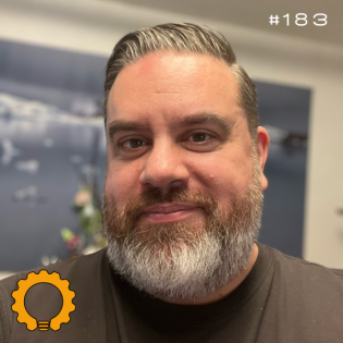 #183 Event-Sourcing: Die intelligente Datenarchitektur mit semantischer Historie – mit Golo Roden