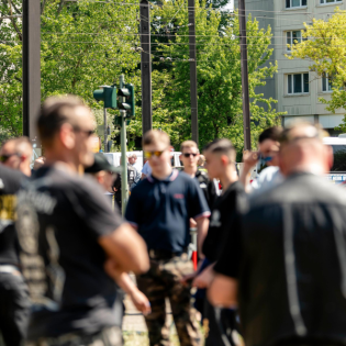 Zu enger Fokus - Unterschätzen Medien die Gefahr von rechts?