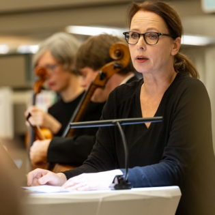 #17 Es genügt, ein Mensch zu heißen.