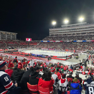 Kirmesboxen, geiles Eishockey und große Stadien - Eiszeit FM Overseas 03