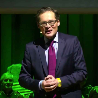 Zurück zur schweizerischen Neutralität: Roger Köppels Rede an der Albisgüetli-Tagung 2025