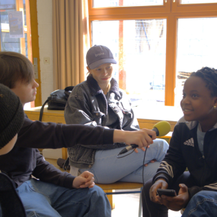 "Auf einen Schnack" in Lokstedt Nr. 4 - Sozialarbeiterin Toni: "Menschen, die nicht so viel verdienen, können sich die Mieten nicht mehr leisten."