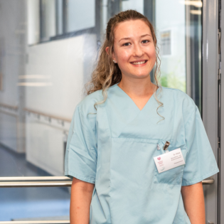 Demenz im Krankenhaus: Herausforderungen für Pflege und Patienten