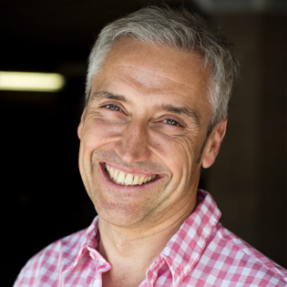 MR 58 - Revolution Day mit einem Luxusmenschen