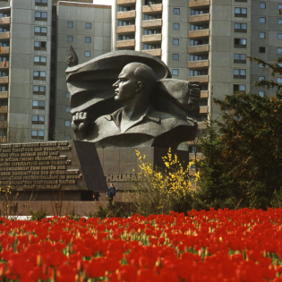 Nach dem Holocaust (3/4) - Nazi-Vergangenheit? Gab es nicht in der DDR