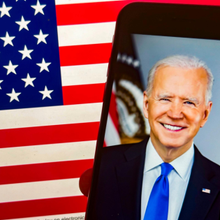 Die Woche vom 20.07. bis 26.07.2024 - Joe Biden verzichtet auf Kandidatur für US-Präsidenten-Amt, Palästinenser-Gruppen Fatah und Hamas wollen zusammen-arbeiten, Klima-Proteste an Flug-Häfen