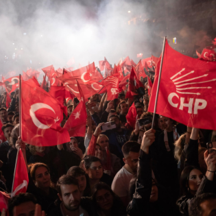 Die Woche vom 30.03. bis 05.04.2024 - Opposition in der Türkei erfolgreich bei Wahl, 7 Helfer im Gaza-Streifen bei Angriff getötet, Die NATO feiert ihren 75. Geburtstag