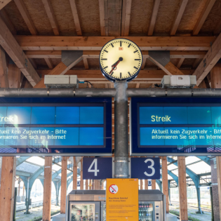 Die Woche vom 20.01. bis 26.01.2024 - Längster Streik bei der Bahn, Kein Geld mehr vom Staat für Partei, Viele Missbrauchs-Opfer in evangelischer Kirche