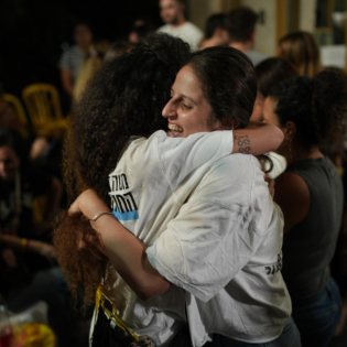 Die Woche vom 04.10.2025 bis 10.10.2025 - Israel und Hamas einigen sich auf erste Punkte von Friedens-Plan, Bundes-Regierung beschließt Reform von Bürger-Geld, Bundes-Polizei soll Spionage-Drohnen abwehren