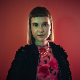 Autorin Caroline Wahl: "Schreiben macht mir Bock aufs Leben!" | SWR1 Leute | 26.10.2025