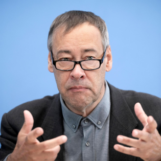 AfD-Verbotsverfahren - Ex-Bürgerrechtler: "Man kommt mit Verboten nur bedingt weiter"