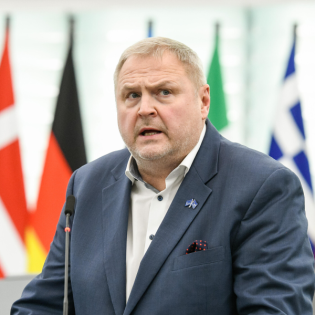 "Auf russische Truppen würde jeder Baum schießen, mit oder ohne Nato" - Riho Terras (estnischer General)