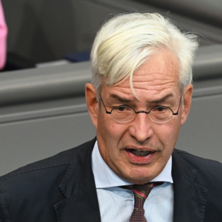 Middelberg verteidigt Haushaltspläne trotz Schuldenanstieg