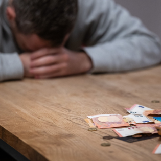 Junge Menschen leben immer mehr auf Pump