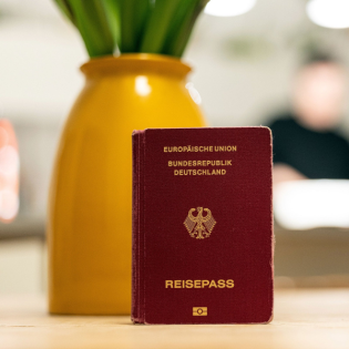 Habe ich Anspruch auf einen zweiten Reisepass?