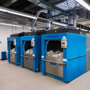 Wer haftet bei Verfärbungen auf Jacke nach Textilreinigung?