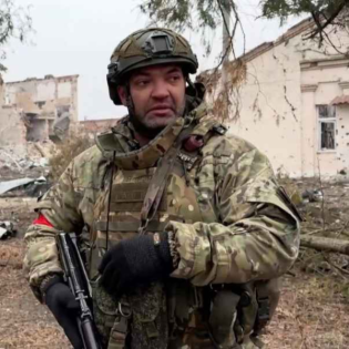 Fierce fighting in Russia as Ukrainian troops ‘hold on’ & Trump asks Putin to 'spare surrounded forces’