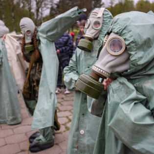 Russia threatens NATO with nuclear strikes & Trump says he's 'saving Ukraine'