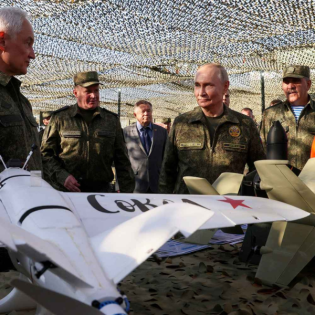 Putin flies in for final shots of Zapad 25, but where’s Gerasimov?