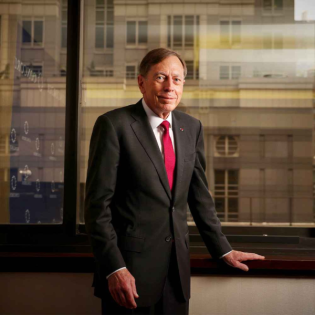 Petraeus: Unmanned killer submarines can win war for Ukraine & Kyiv assassinates another Russian officer