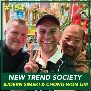 #154 The Flip Phone Is Back: How Motorola Is Winning Over Gen Z - Bjoern Simski & Chong-Won Lim of Motorola