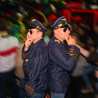 Breakdancer verläppert Oettinger