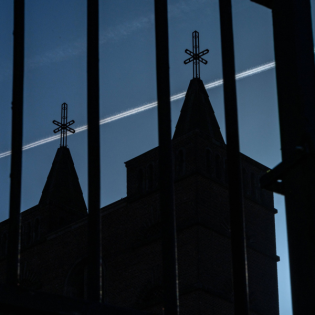 Zerstörtes Leben – Kann die katholische Kirche das Leid von Missbrauchsopfern wieder gut machen?