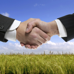 Unter extremer Beobachtung – Ist die politische Mitte kompromissfähig?