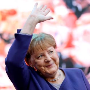 Der lange Schatten der Kanzlerin – Warum lässt uns Merkel nicht los?