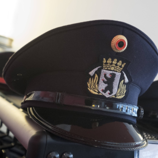 Privilegiert oder benachteiligt – Was verdienen unsere Beamten?