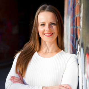 Anna Herbst über Komfortzone, Network-Marketing, Freiheit und Reisen I Heroes Podcast # 26