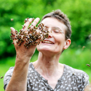 Dr. Pia Aumeier Deutschlands bekannteste Bienenexpertin I Heroes Podcast #6