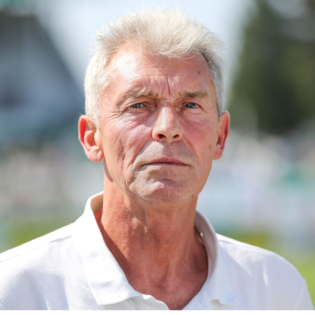 Fußball-Urgestein Dietmar Demuth mischt Neuruppin auf