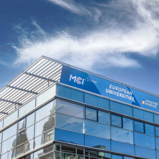 Karriere-Booster in den Alpen: Wie das MCI Studierende weltweit begeistert - Podcast mit Andreas Altmann