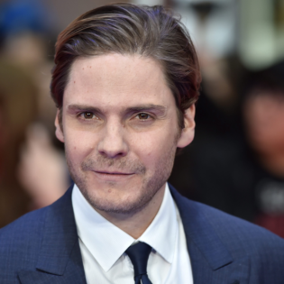 Daniel Brühl spricht über Baron Zemo