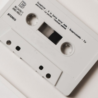 Claudia, 53 - Wie verwandelt man Trauma in Kunst?