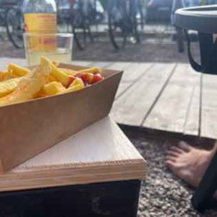 14.05.2025: Friedlichen Gang, Gestik, Mimik und Haltung üben. Drei Stunden meditieren. Authentisch frei tanzen.