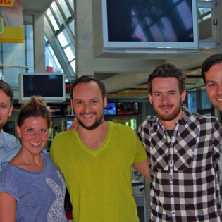 Revolverheld lesen Beleidigungen und drohen Jupiter Jones Prügel an