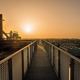 Ultimative Industrie-Kult-Tour: Dortmunder Skywalk im Sonnenunte